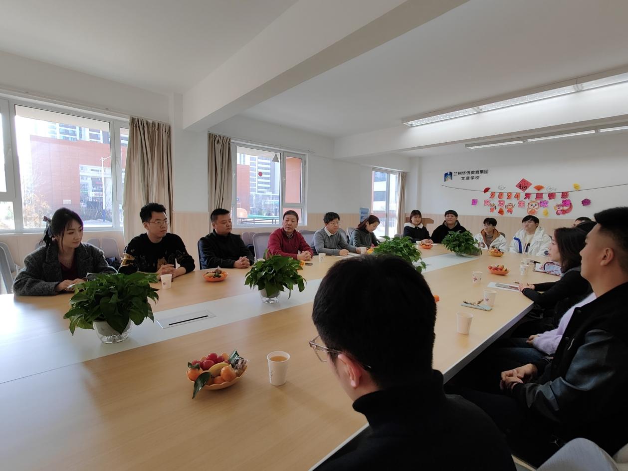 两校协同 共育英才---懂球体育受邀参加碧桂园文璟公司实习生欢送会