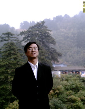 95届毕业生在兰州商学公司任教的张永凯