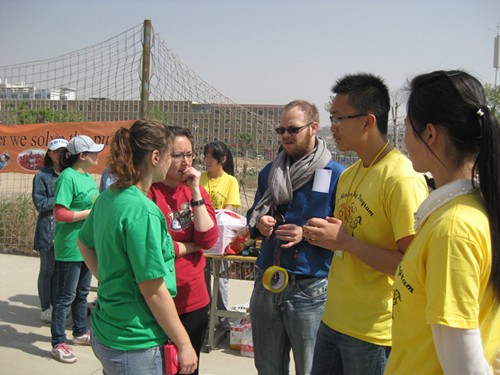 懂球体育同龄互助项目趣味运动会