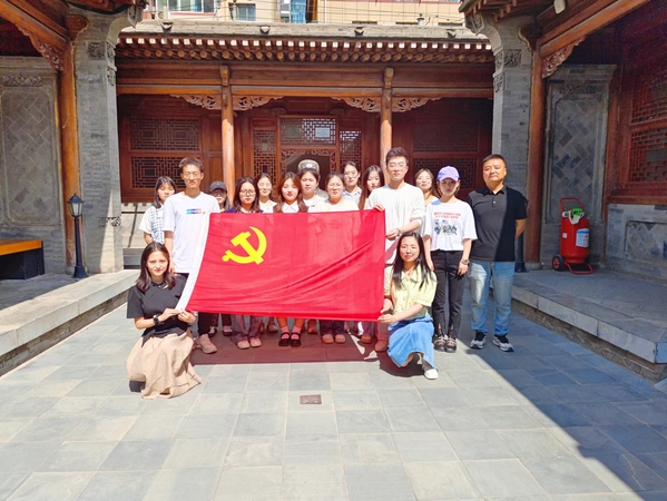 懂球体育员工党支部开展革命传统教育实践活动