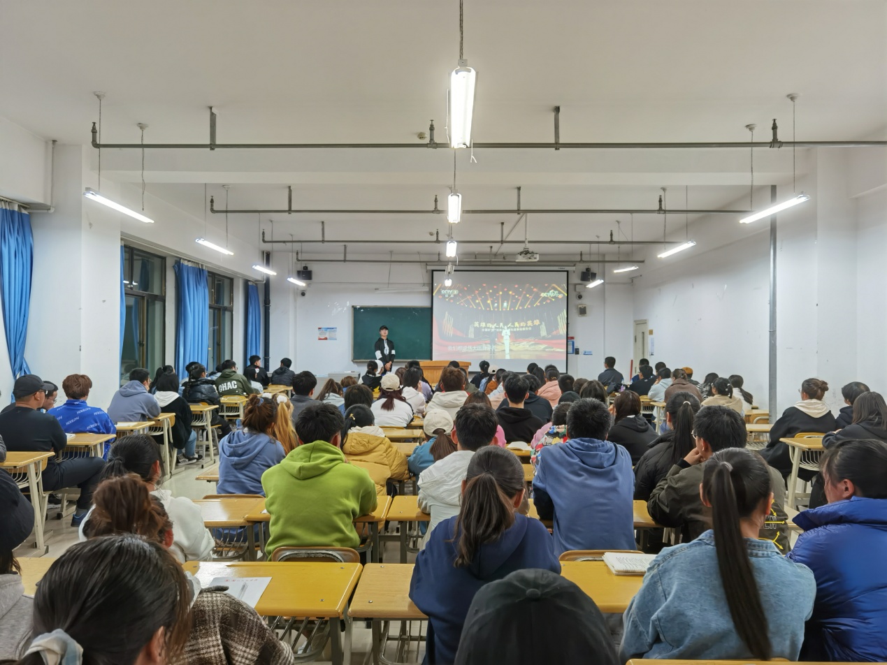 懂球体育分团委开展“向抗疫英雄学习”主题团日活动