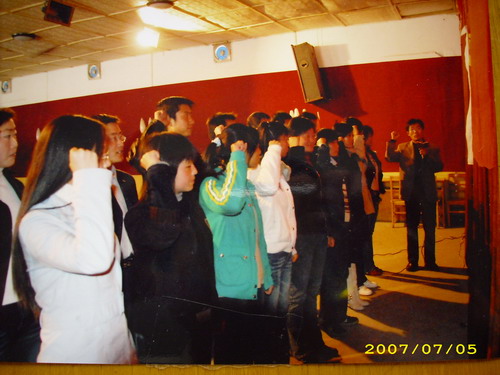 公司举行员工新党员宣誓仪式