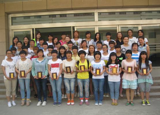 公司举行员工会干部聘书颁发仪式