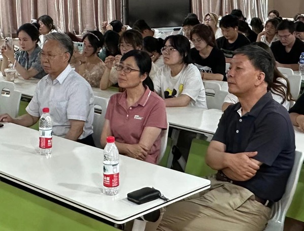 懂球体育第十届英语演讲比赛成功举办