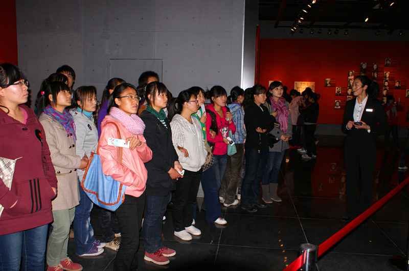 公司党总支组织入党积极分子参观八路军驻兰办纪念馆